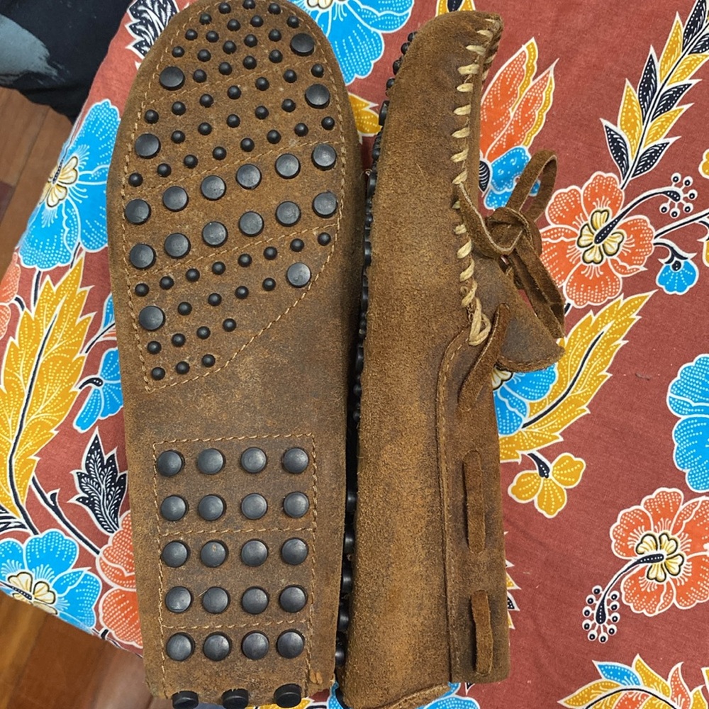 Minnetonka Moccasin Womens 9-9.5. New new condition. made in USA by hand. GUC